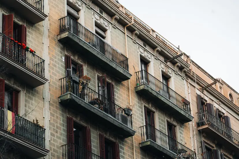 Septiembre vuelve a llenar de pancartas las rotondas de la avenida de Elche